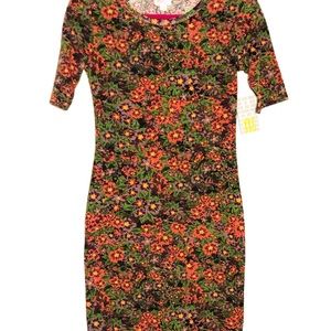 LuLaRoe Julia Dress NWT
2nd Pic Size Chart
